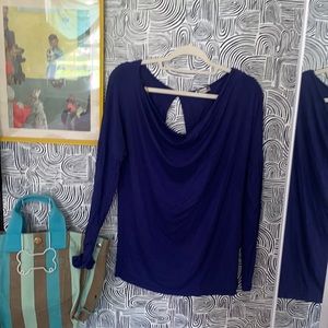 Long sleeve tunic top with cut out back